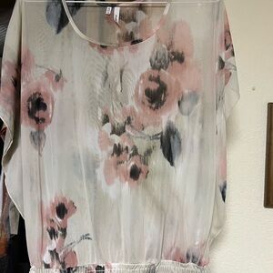 Studio Y Floral Sheer Women's Top size medium‎ elastic waist